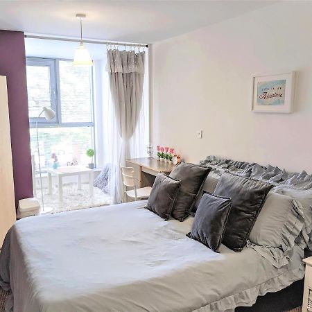 Large 3 Bedrooms In Liverpool City Centre, Free Parking Dış mekan fotoğraf