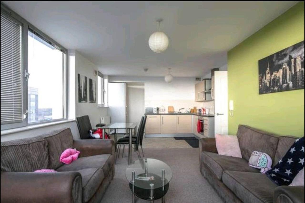 Large 3 Bedrooms In Liverpool City Centre, Free Parking Dış mekan fotoğraf