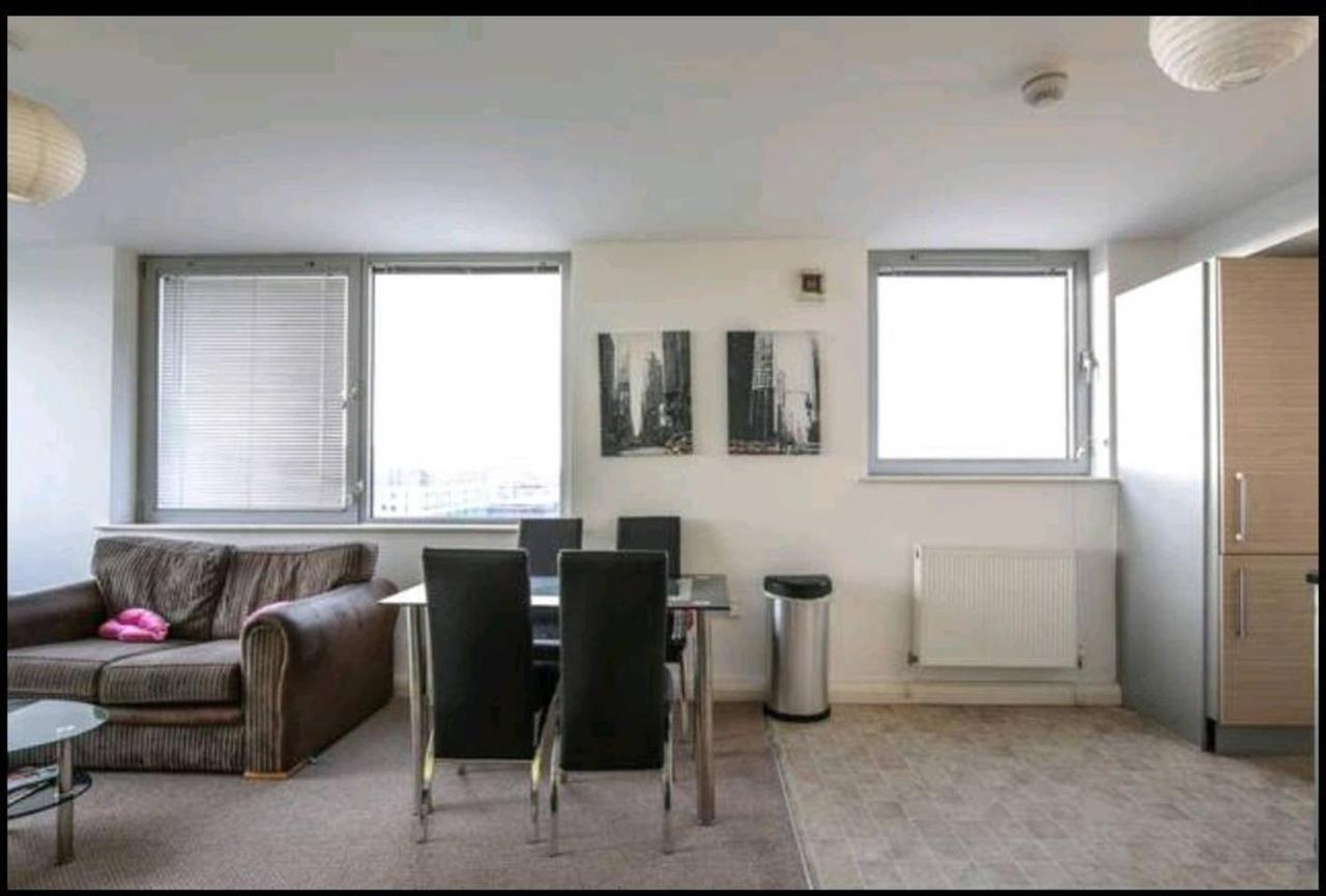 Large 3 Bedrooms In Liverpool City Centre, Free Parking Dış mekan fotoğraf