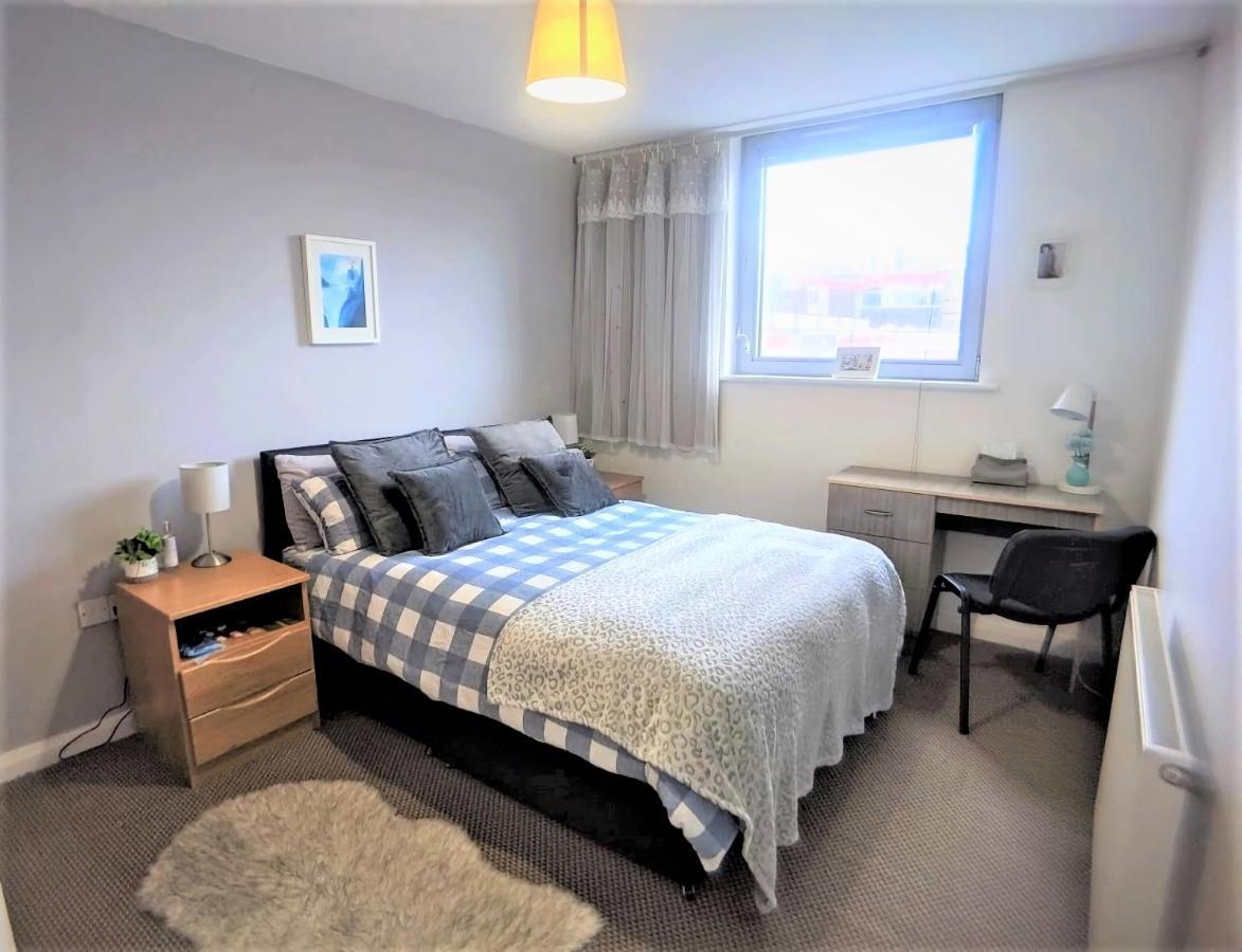 Large 3 Bedrooms In Liverpool City Centre, Free Parking Dış mekan fotoğraf