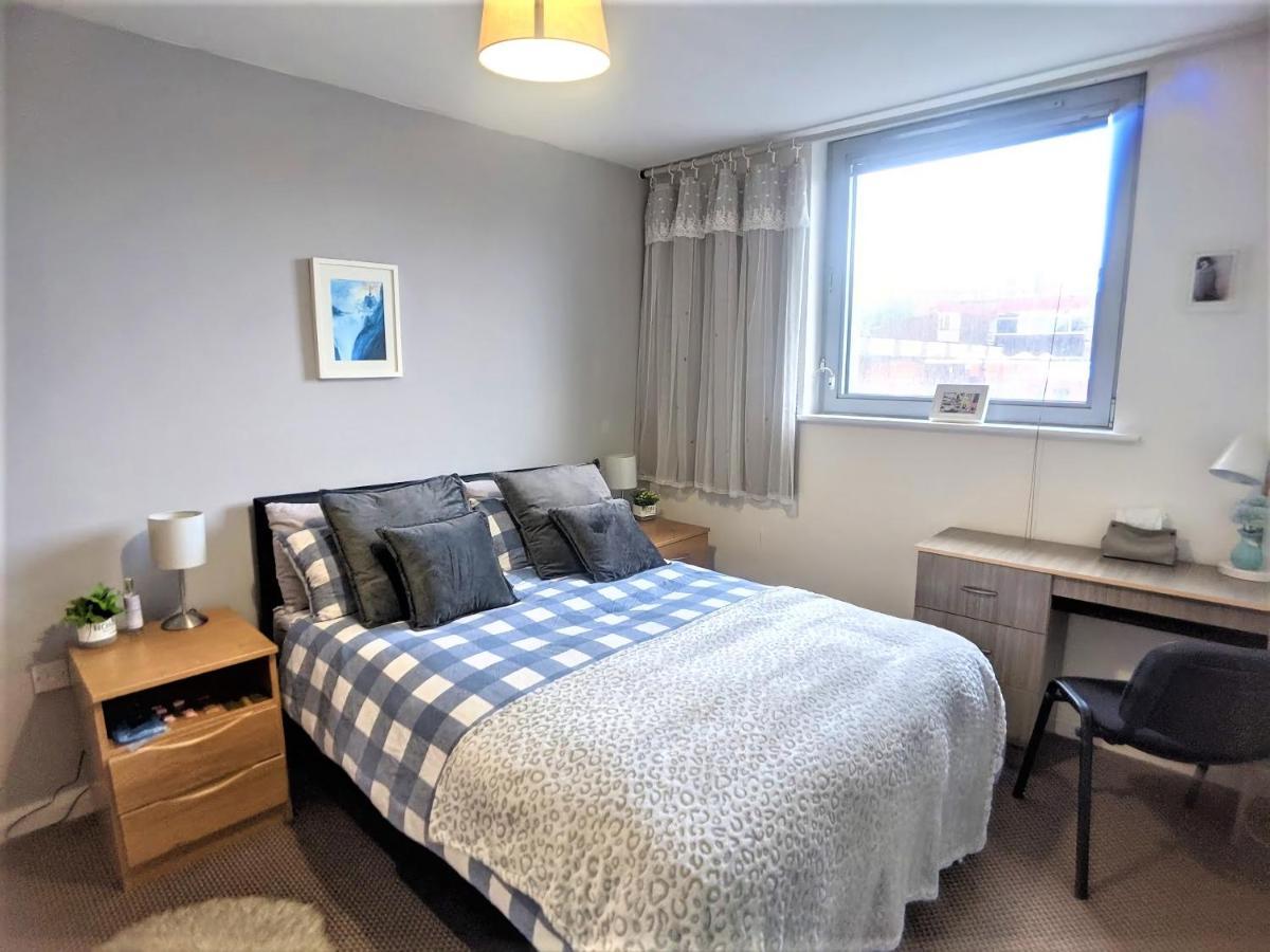 Large 3 Bedrooms In Liverpool City Centre, Free Parking Dış mekan fotoğraf